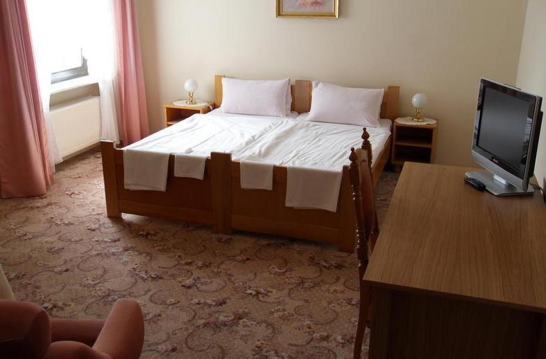 Bed and Breakfast Palazzo Adler Swarzędz Habitación foto